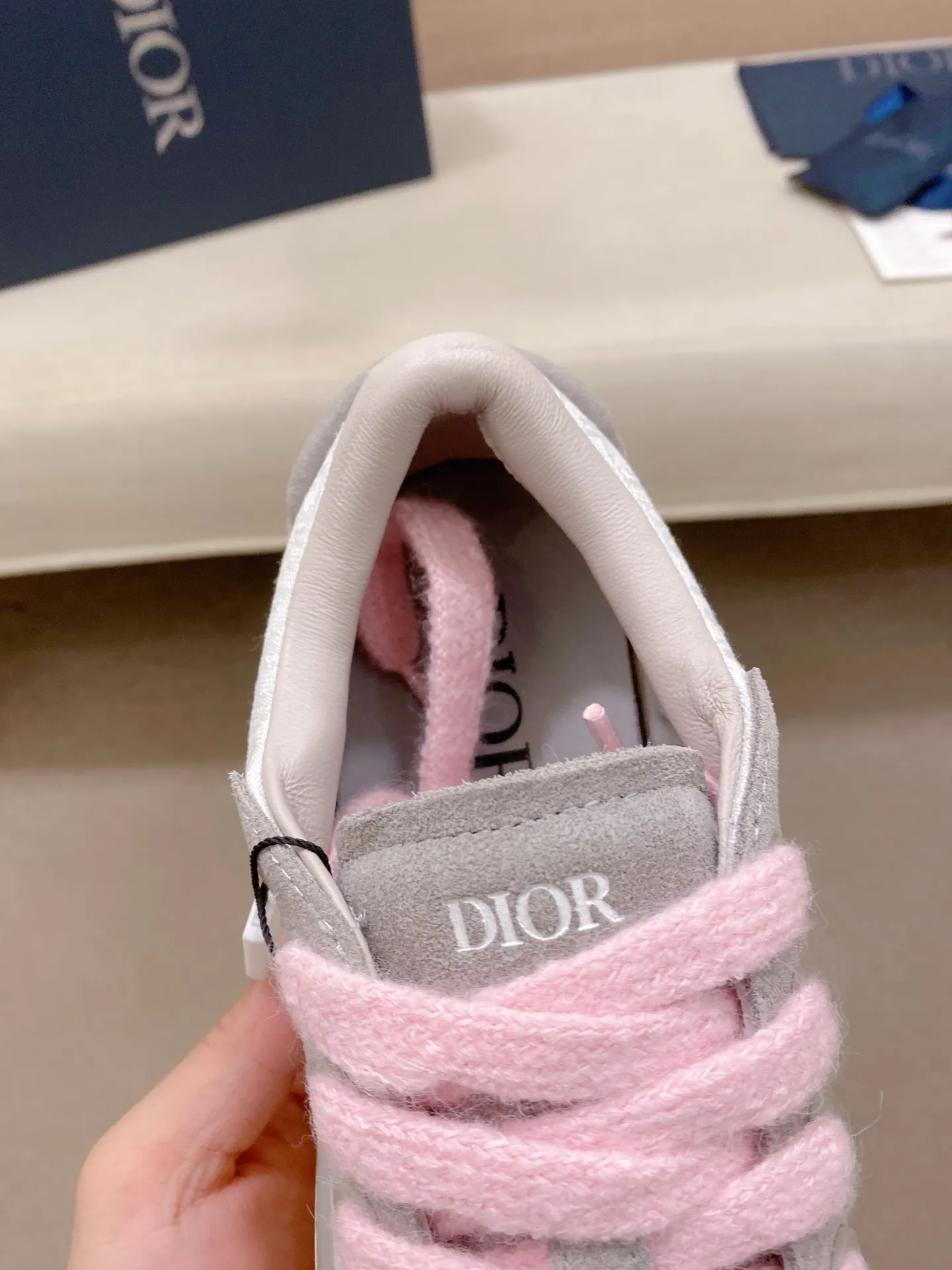 Factory price: 300 Men's shoes 💰[Dior·Dior] Top 🔍Couple style 💏🔍New casual sports style couple shoes, new four-season design, perfect workmanship, lace-up lazy style to create cabinet quality, upper: imported first-layer cowhide, sheepskin lining is soft and comfortable, ultra-light TPU wear-resistant outsole, simple, versatile fashion men's shoes, excellent color code number 35--44